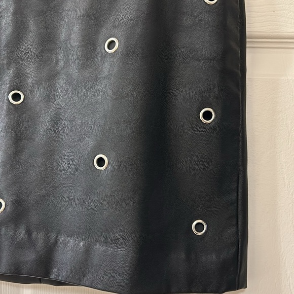 Black Mini Leather H&M Skirt - Picture 2 of 4